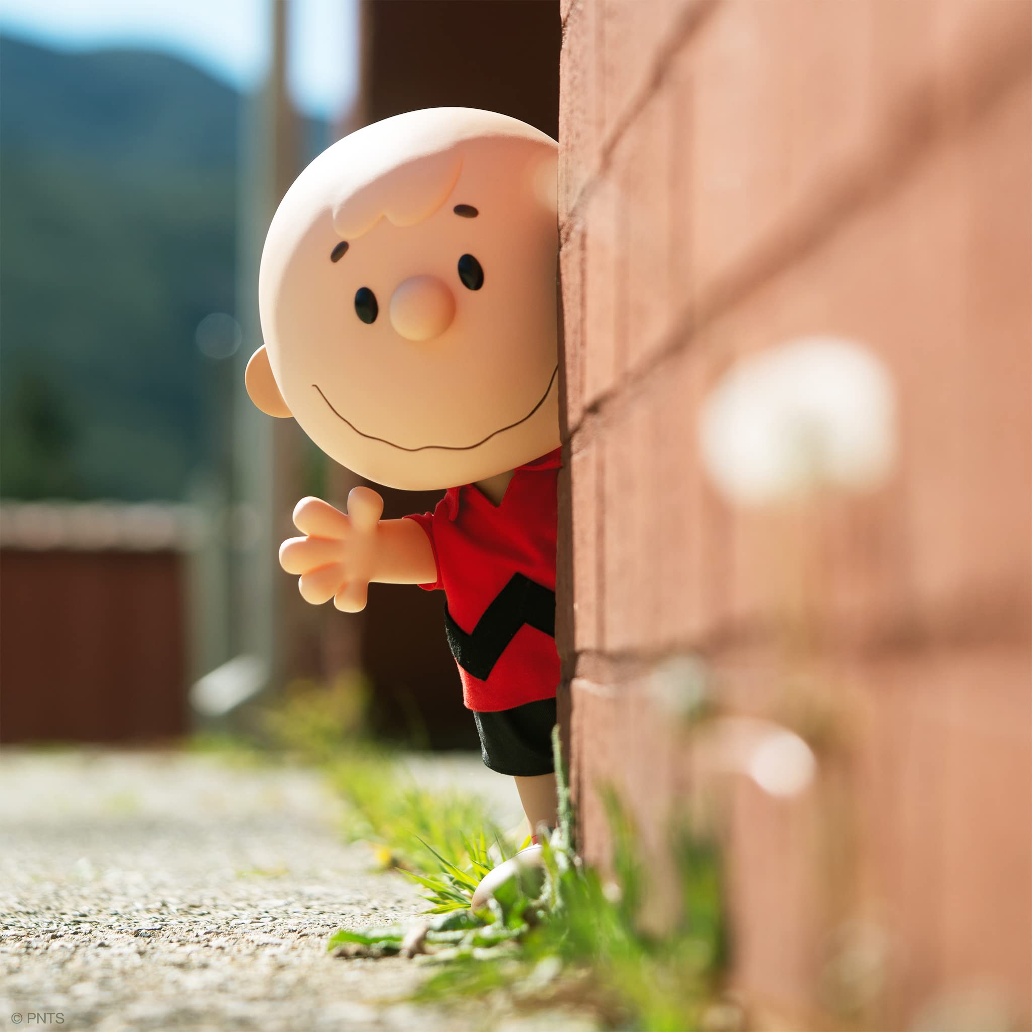 Super7 Supersize Peanuts Charlie Brown (Red Shirt) - 16" Peanuts Action Figure with Fabric Clothing Classic Cartoon Collectibles and Retro Toys - Image 5
