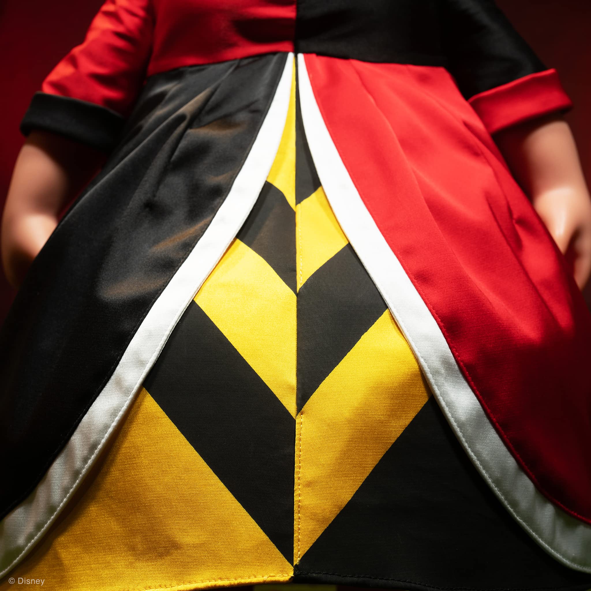 Super7 Supersize Queen of Hearts - 20" Disney Action Figure with Fabric Clothing and Accessory - Image 6